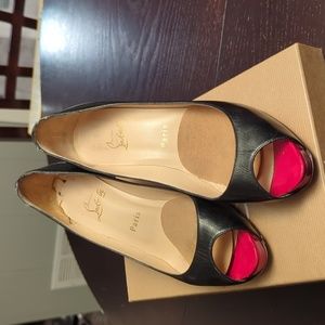 Christian Louboutin Black Patent Peep Toe Heels Claude Mater 9B box and dust bag